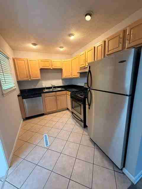 1009 Minerva Ave - Photo 5 of 17