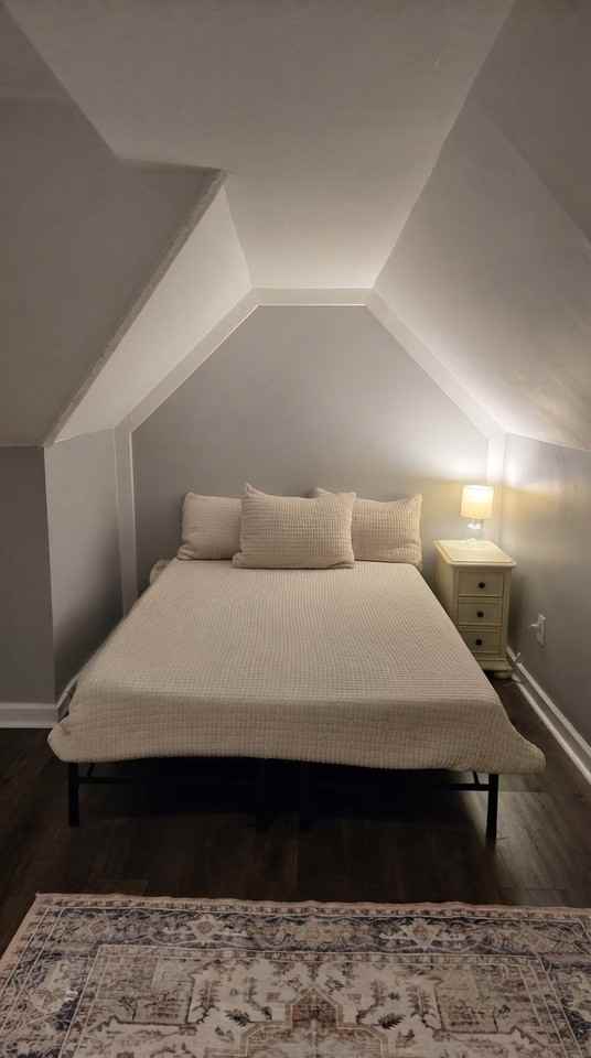 216 N Summit St #B - Photo 3 of 10