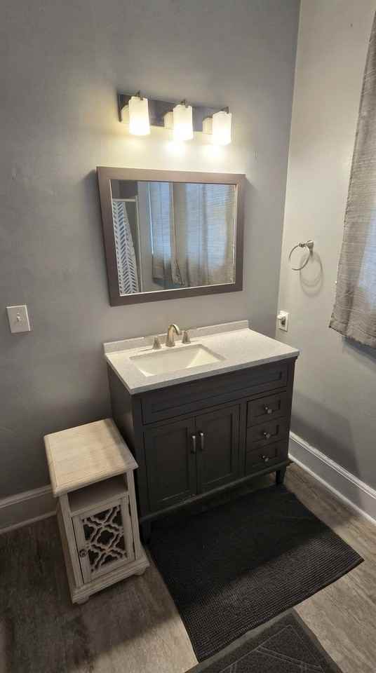 216 N Summit St #B - Photo 5 of 10