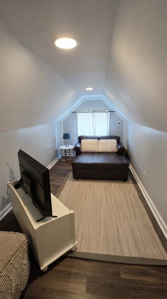 216 N Summit St #B - Photo 7 of 10