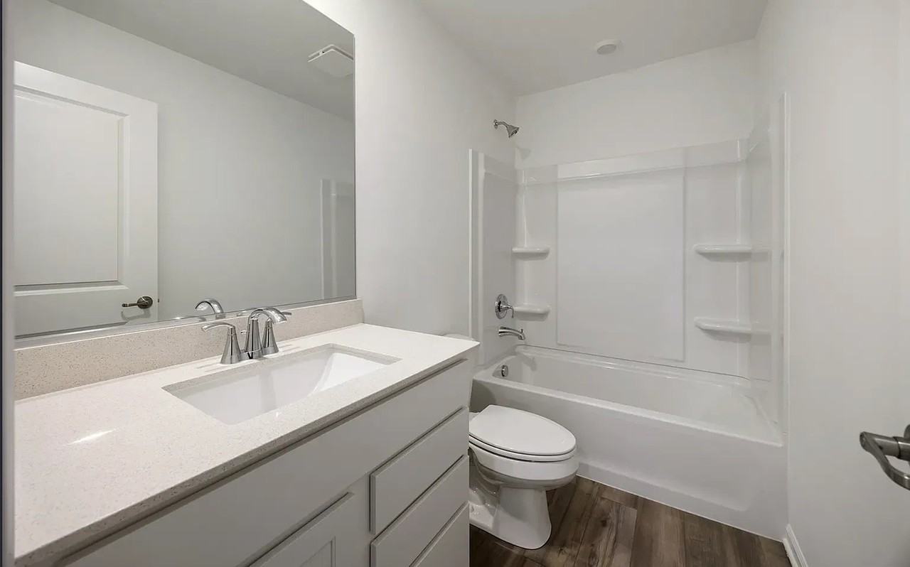 1107 White Oak Cir - Photo 3 of 9