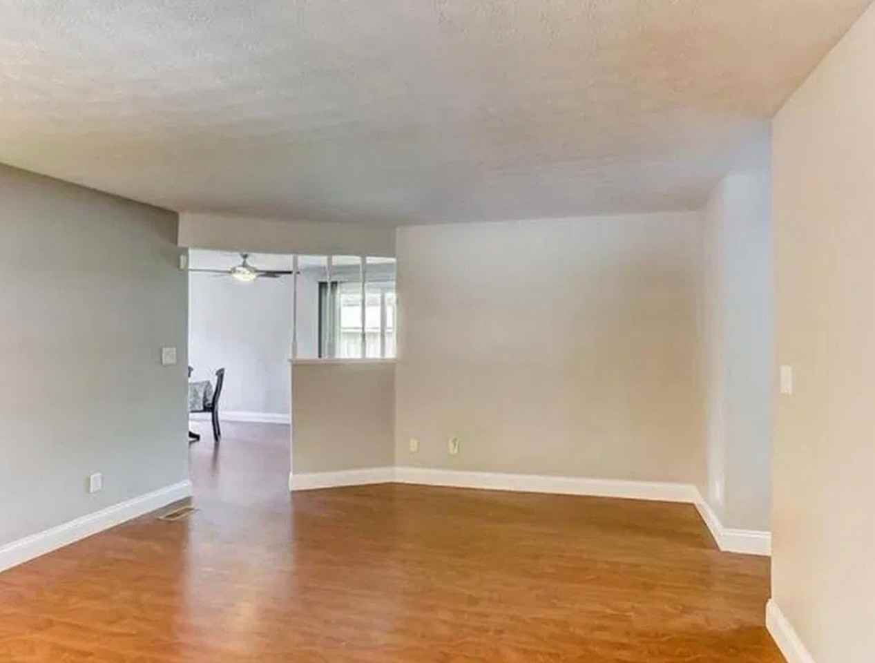 6420 Leawood Dr - Photo 3 of 12