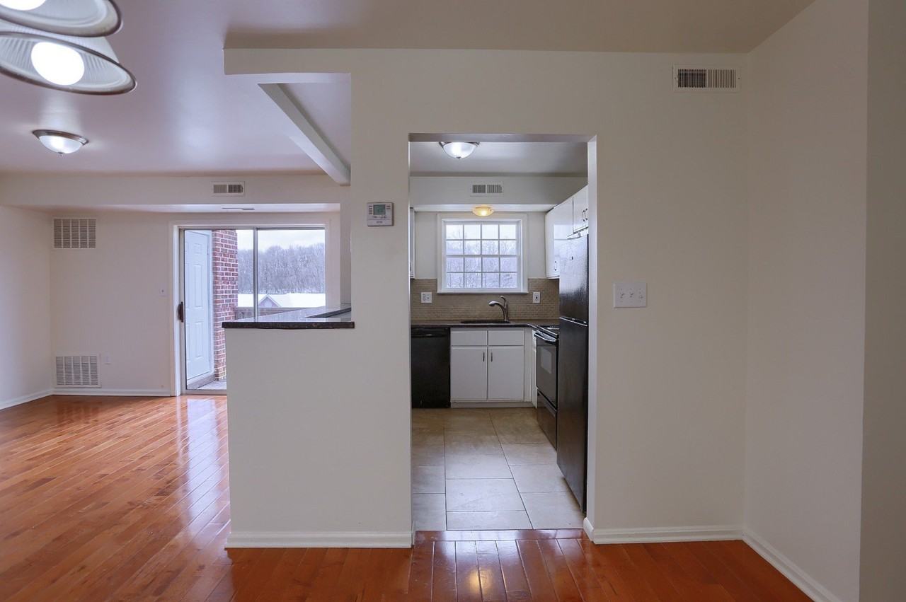 620 Manatawny St - Photo 5 of 13