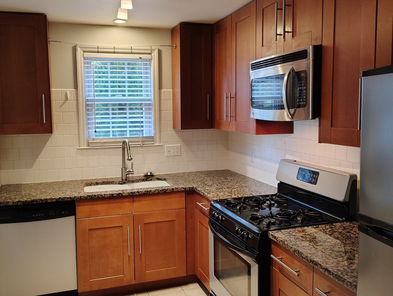 103 Valley View Rd - Photo 3 of 15
