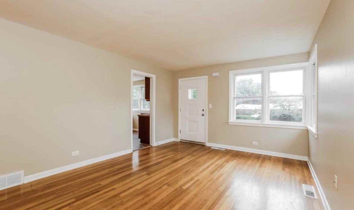 1608 Mulford St - Photo 2 of 10