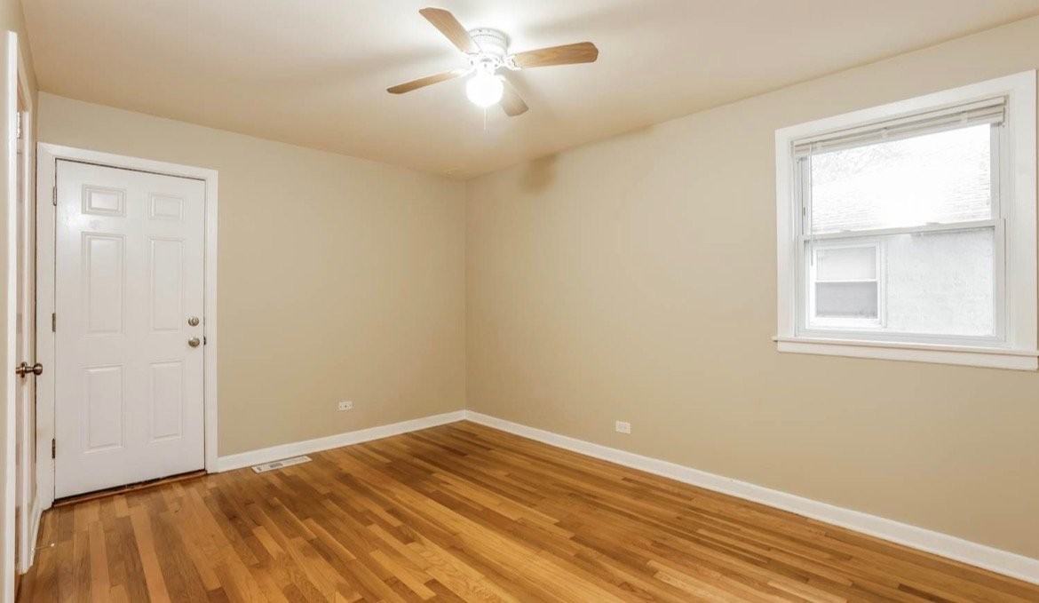 1608 Mulford St - Photo 6 of 10