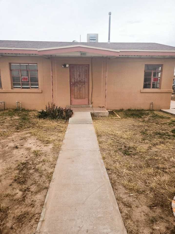 558 Schwabe St #NA - Photo 2 of 15