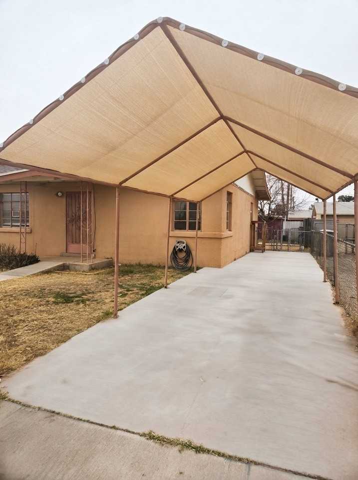 558 Schwabe St #NA - Photo 3 of 15