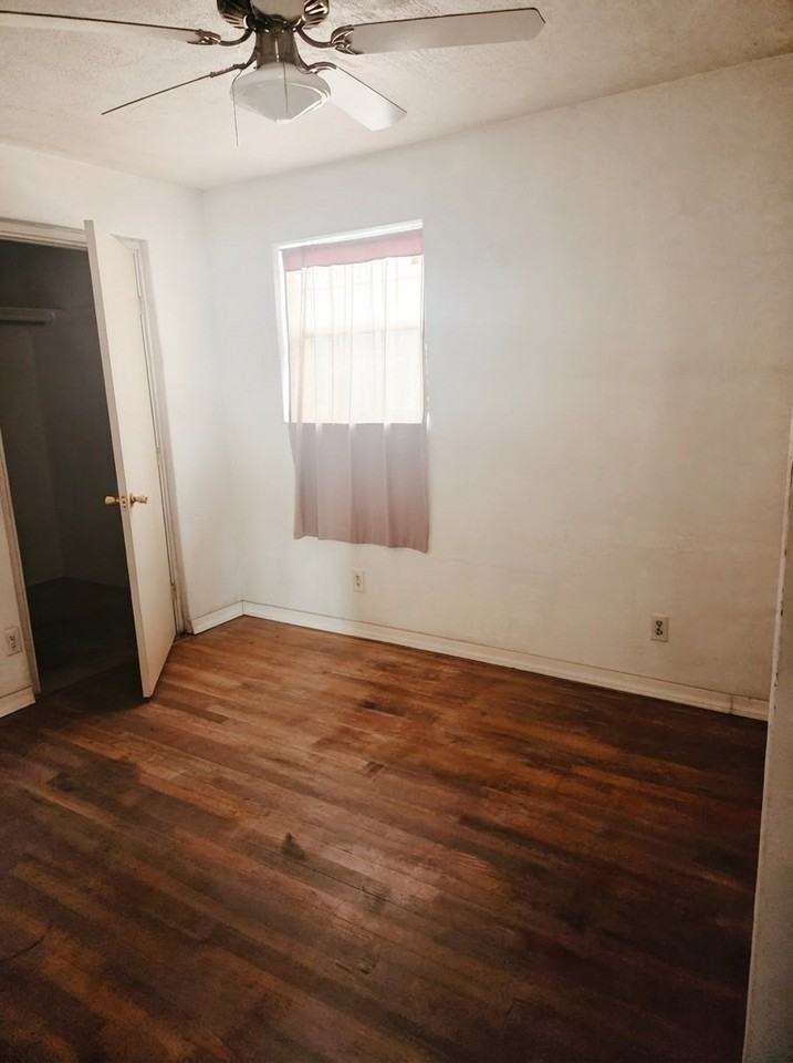 558 Schwabe St #NA - Photo 7 of 15