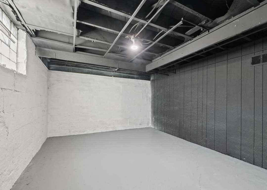 2910 N 17th St - Photo 3 of 5
