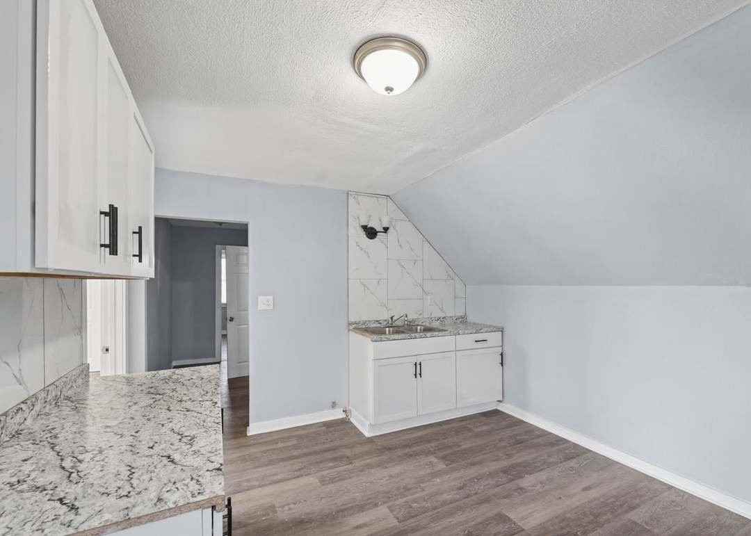 2910 N 17th St - Photo 5 of 5