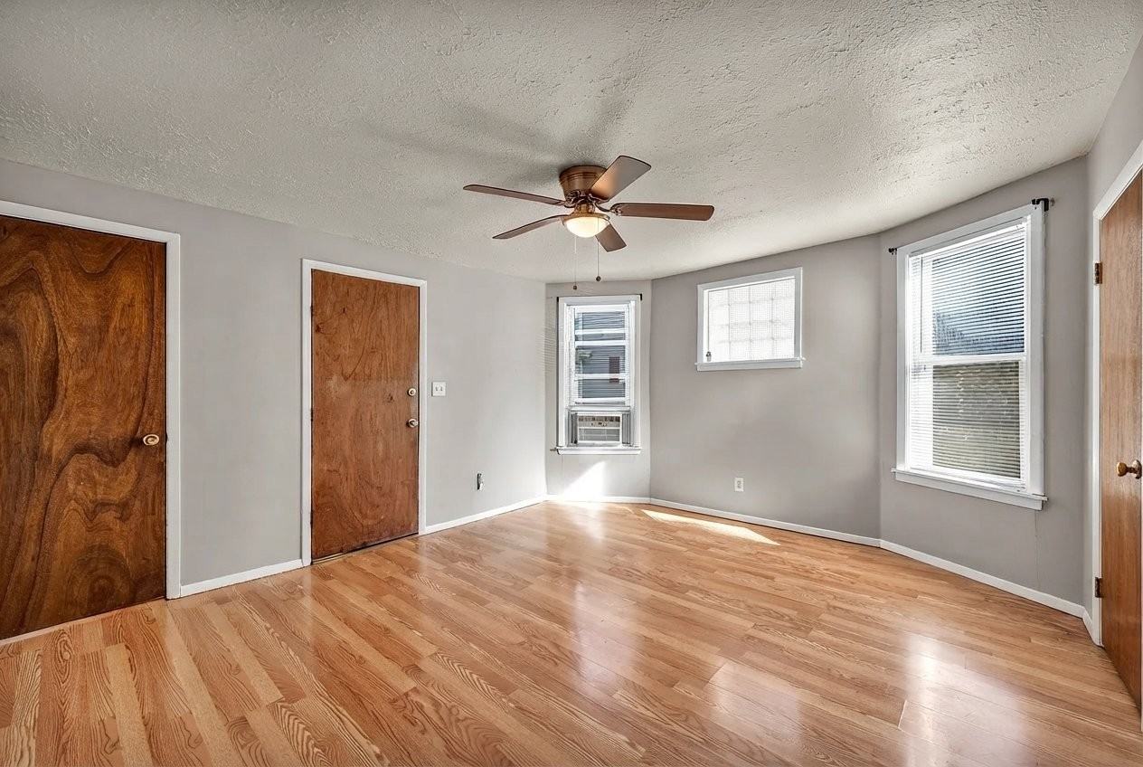 1559 Hopkins Ave #1 - Photo 3 of 19