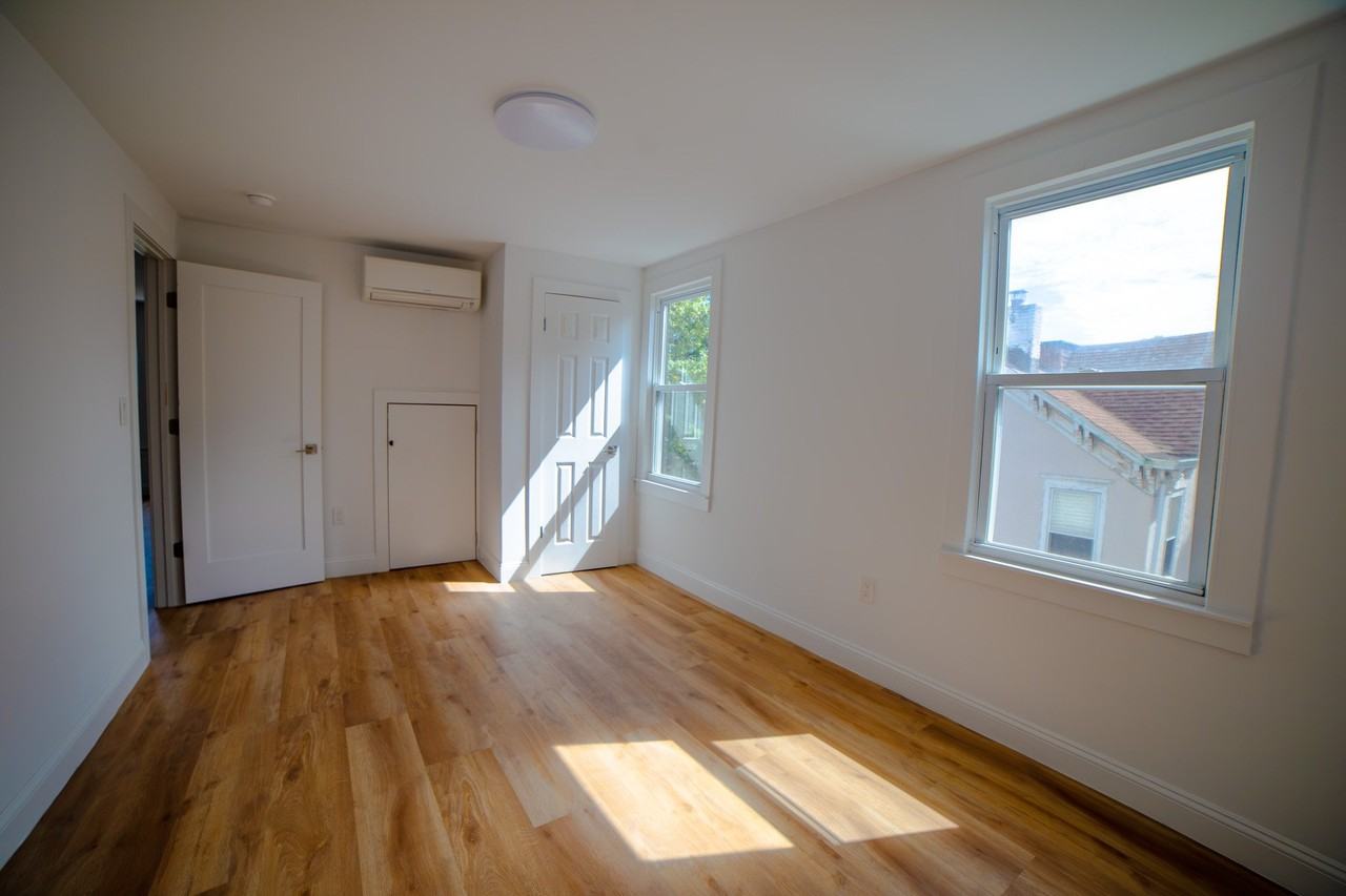 10 S 14th Ave #3 - Photo 3 of 9
