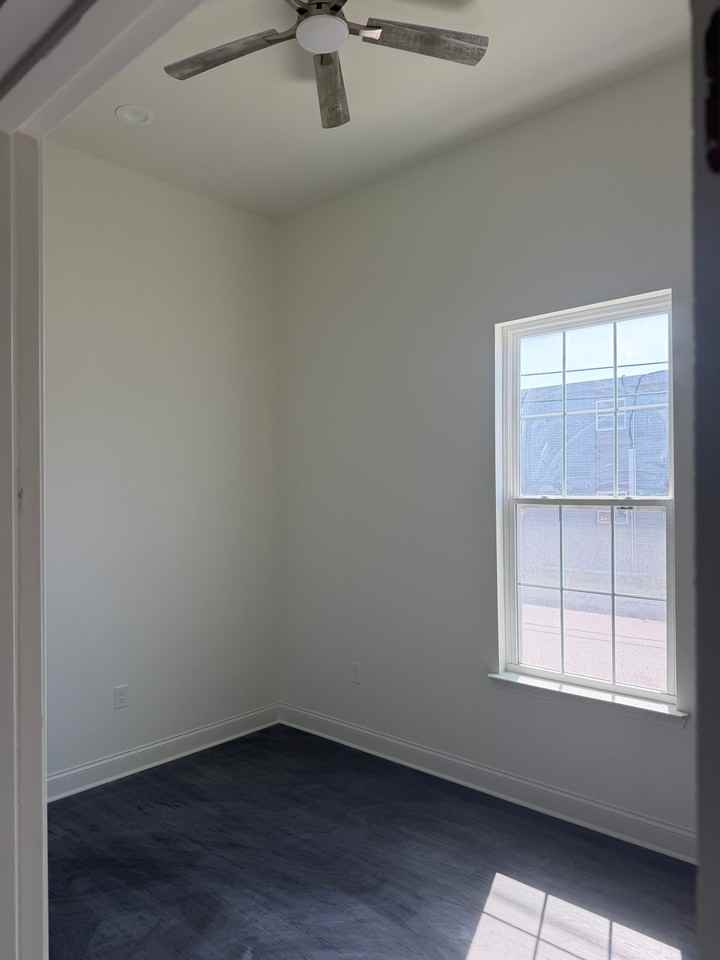 2001 Saint Ann St #2001 - Photo 4 of 8