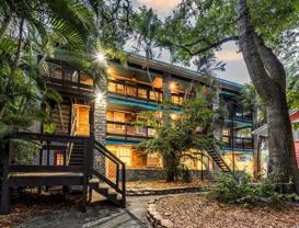 656 Beach Dr Ne - Photo 1 of 1