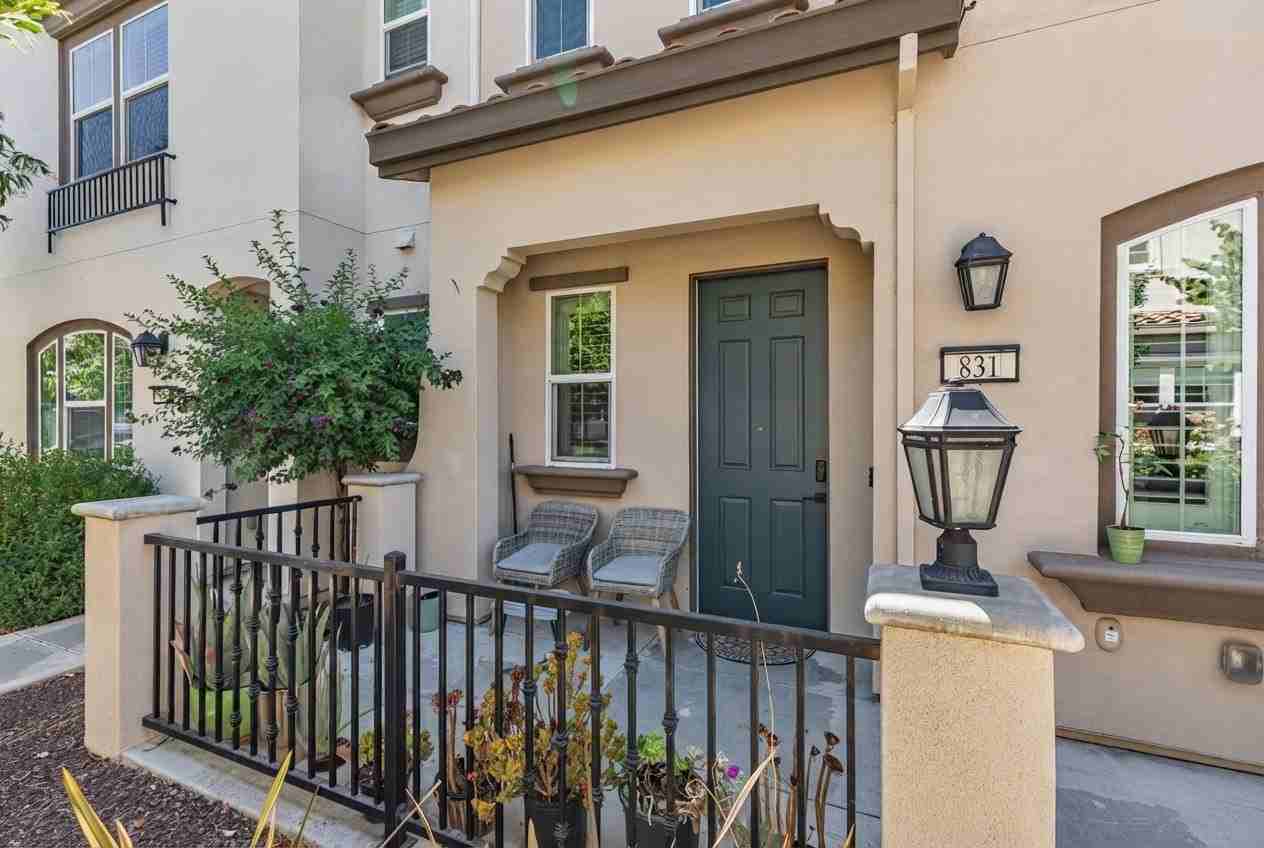831 Saint Rufina Ln - Photo 3 of 14