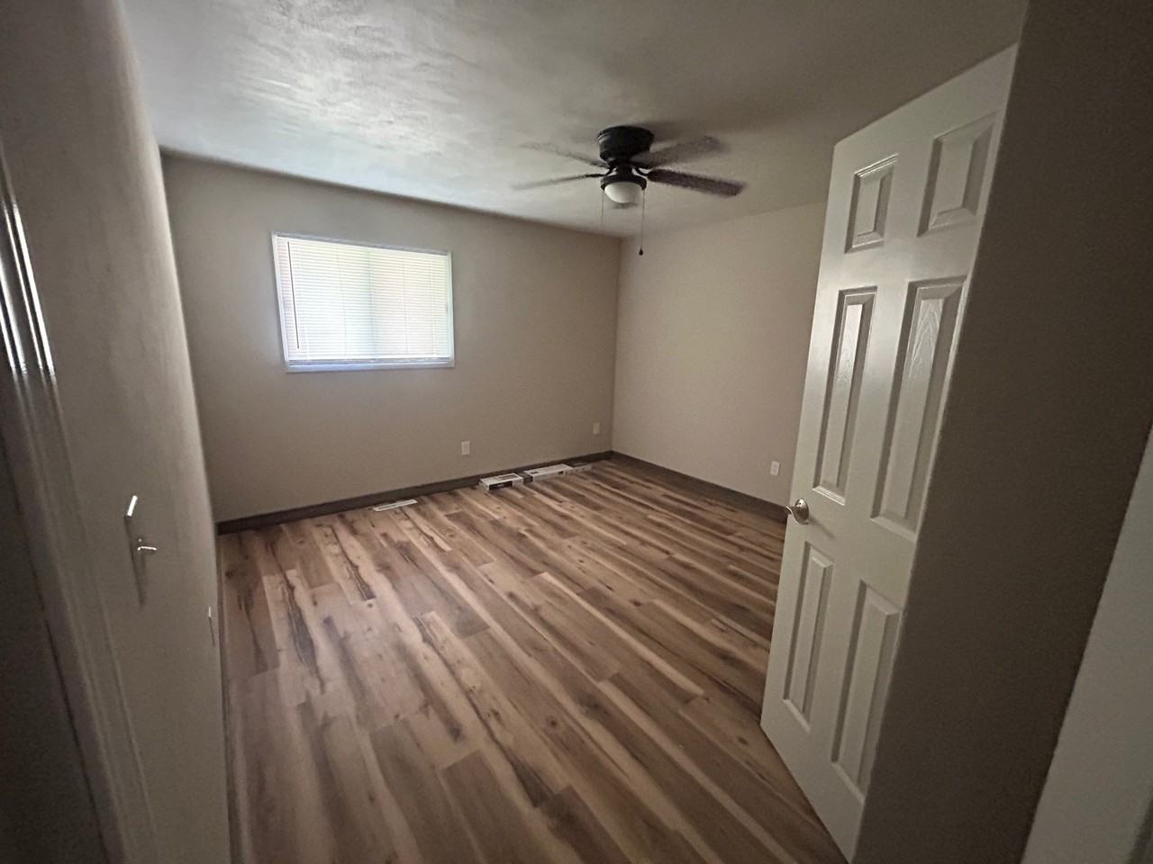 941 22nd Ave - Photo 3 of 6