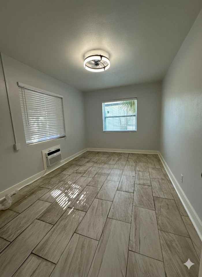 178 E 27th St #3 - Photo 3 of 8