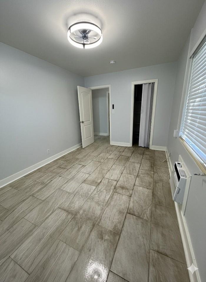 178 E 27th St #3 - Photo 4 of 8