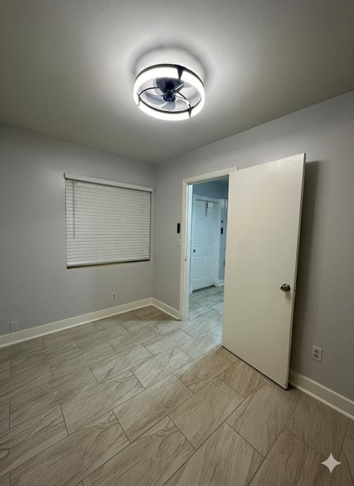 178 E 27th St #3 - Photo 6 of 8