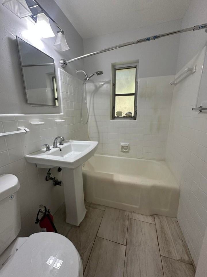 178 E 27th St #3 - Photo 7 of 8