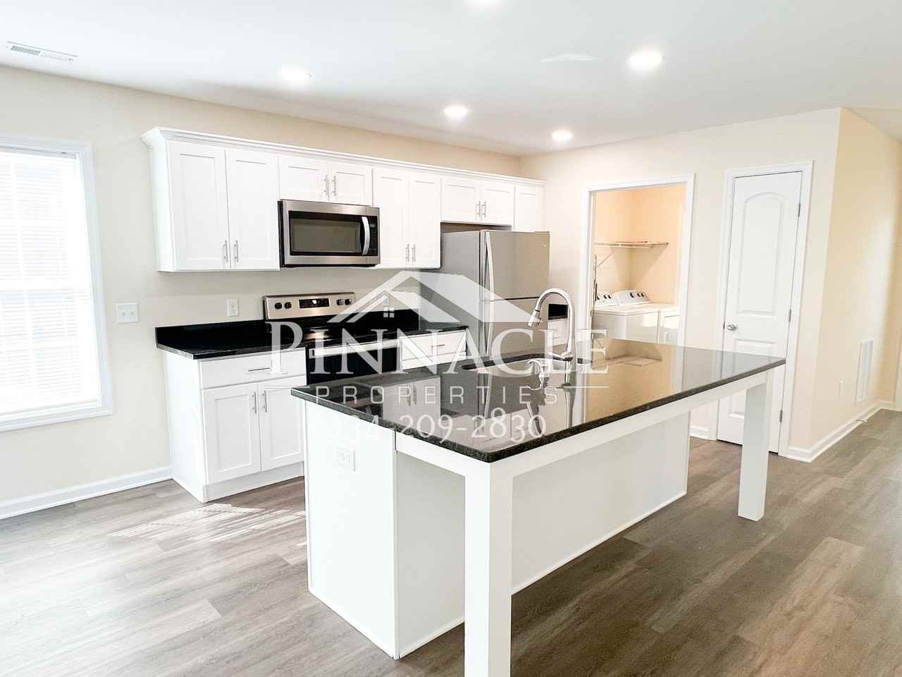 2325 Tazewell Ave #A - Photo 4 of 20