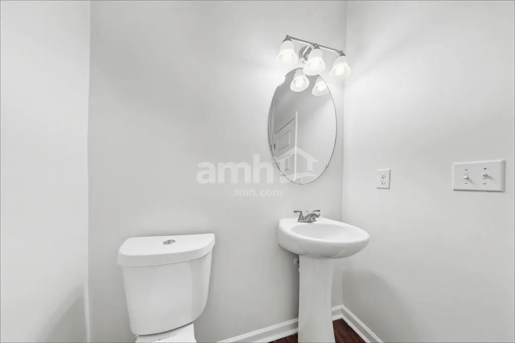 1001 Hartwell Rd - Photo 3 of 19