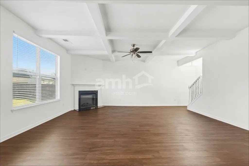 1001 Hartwell Rd - Photo 7 of 19
