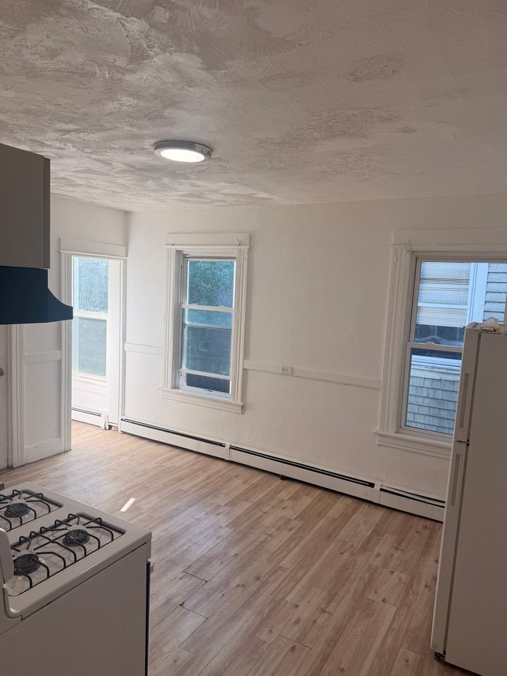 1608 Barnum Ave - Photo 2 of 20