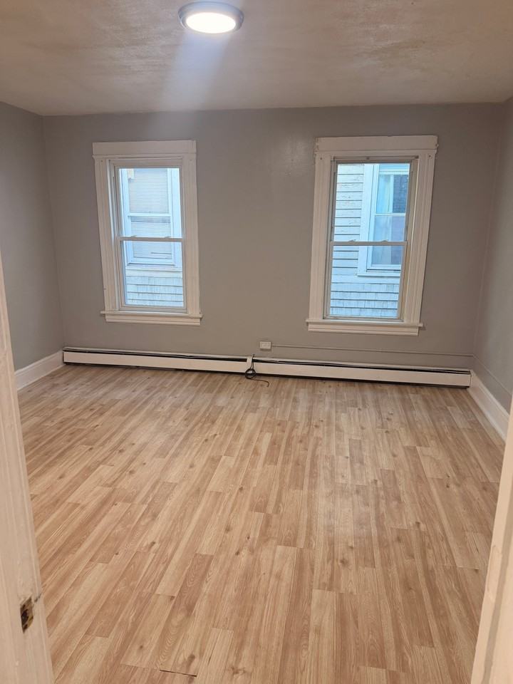 1608 Barnum Ave - Photo 4 of 20