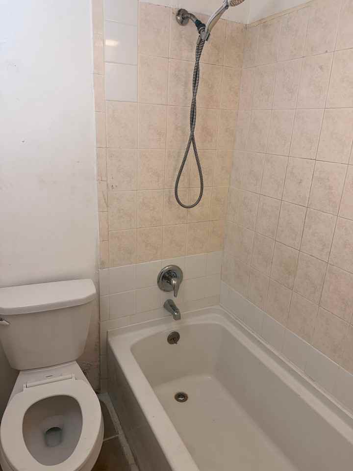 1608 Barnum Ave - Photo 6 of 20