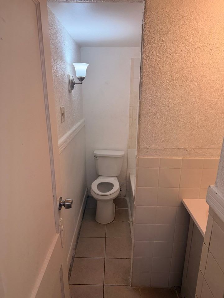 1608 Barnum Ave - Photo 7 of 20