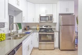 4350 W Kennedy Blvd - Photo 1 of 1