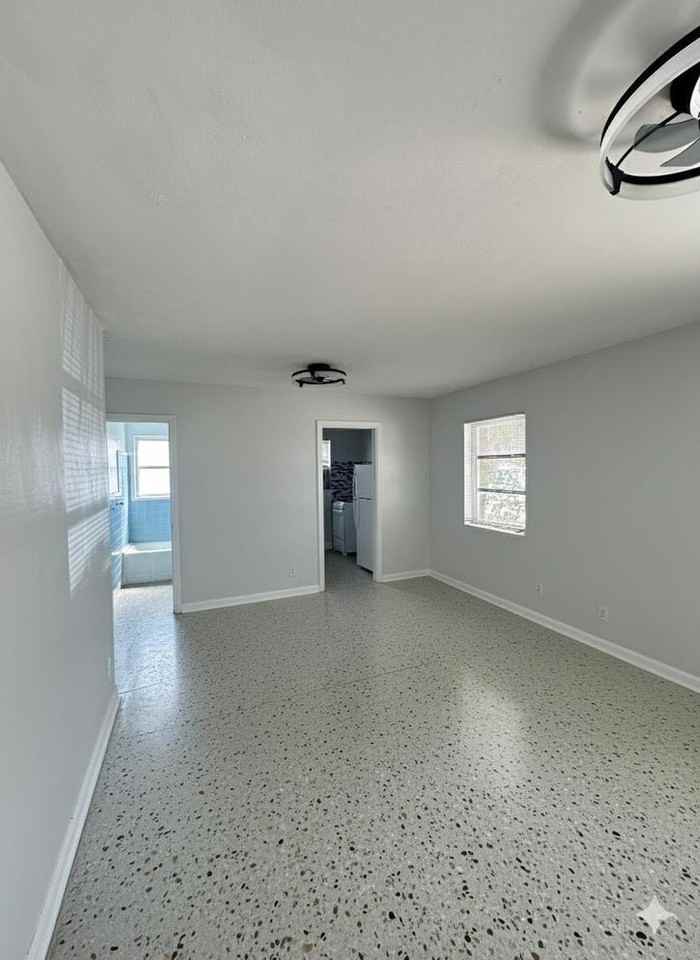 178 E 27th St #2 - Photo 3 of 7