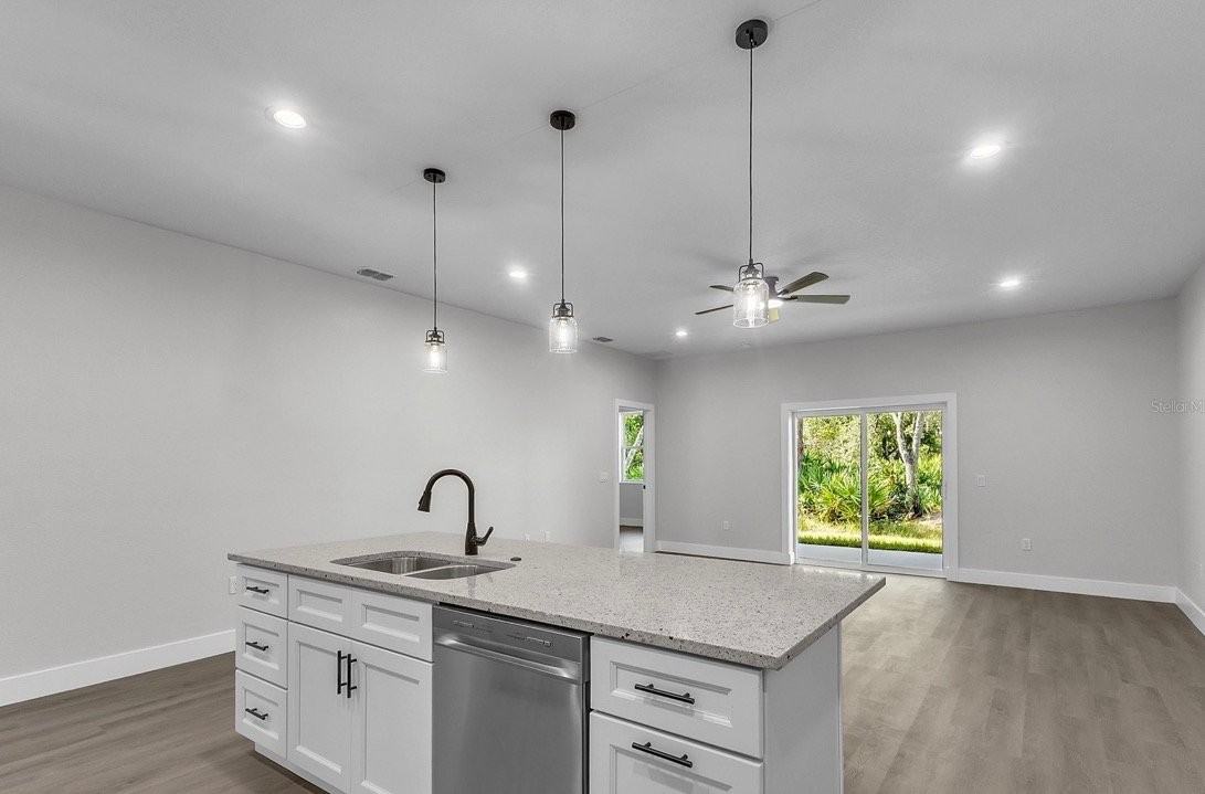 6 Easton Pl #B - Photo 3 of 20
