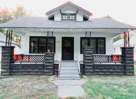 featured image of 1417 S Main St