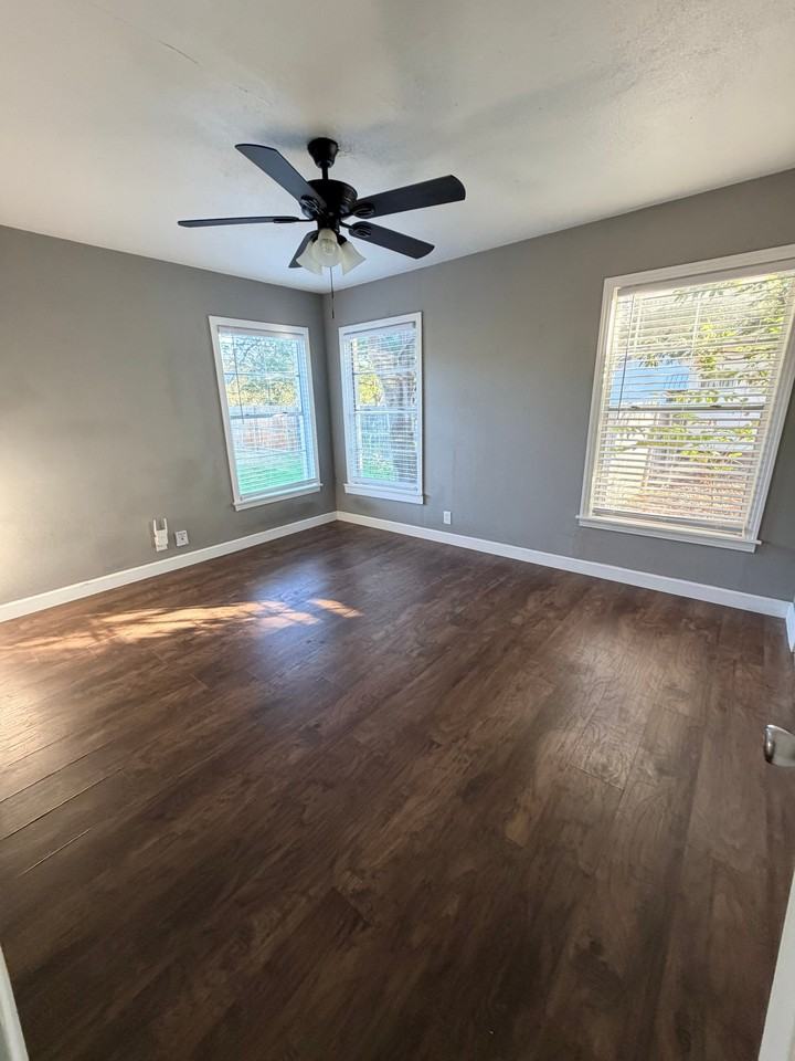 3702 Cumberland Ave - Photo 5 of 16