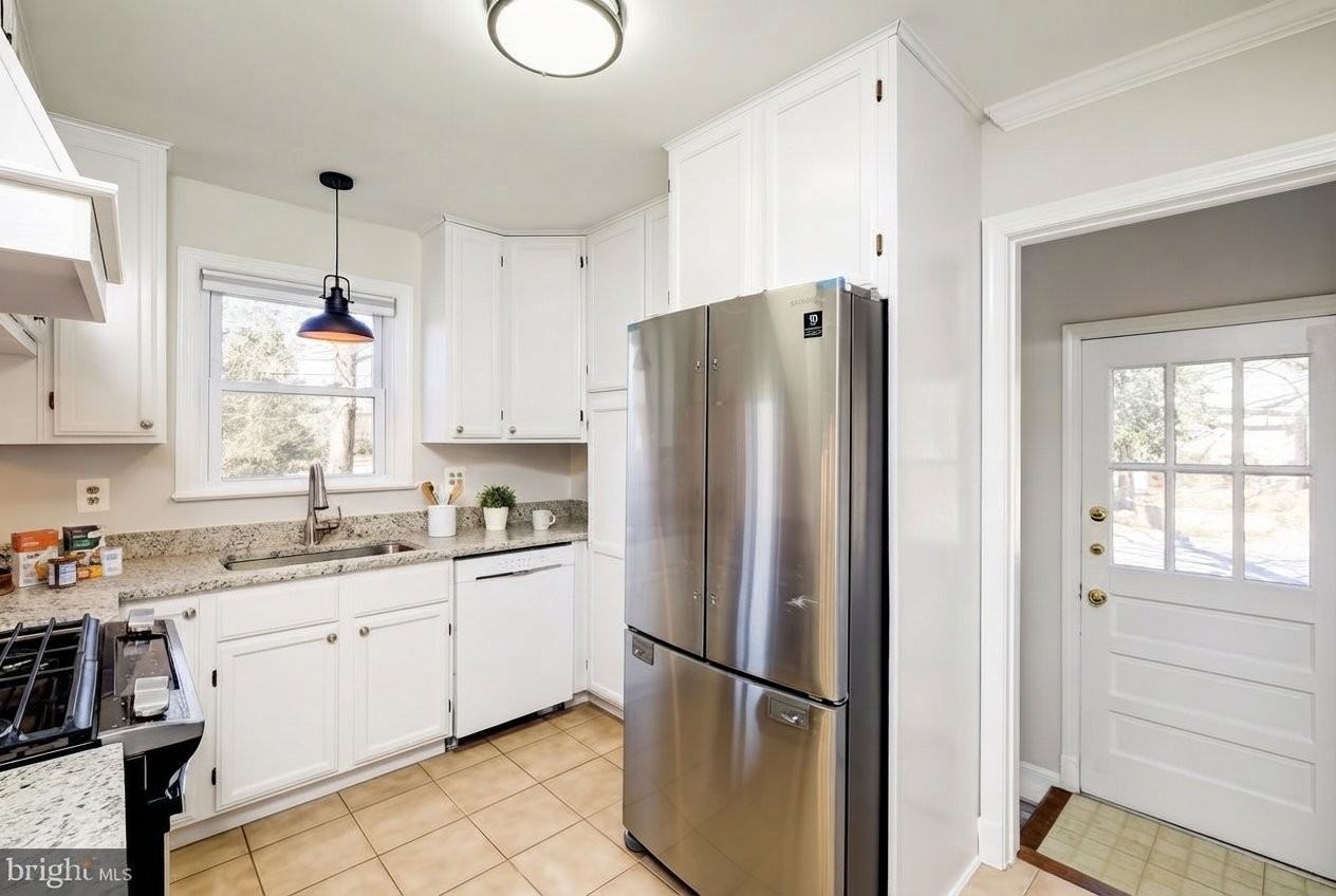2911 Linden Ln - Photo 3 of 11