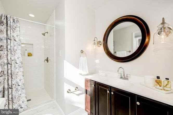 2911 Linden Ln - Photo 6 of 11