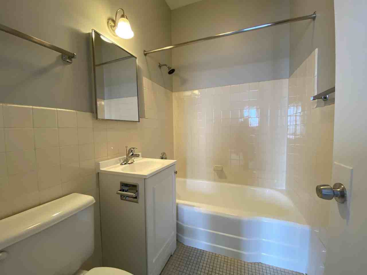 2159 N Clark St - Photo 3 of 11