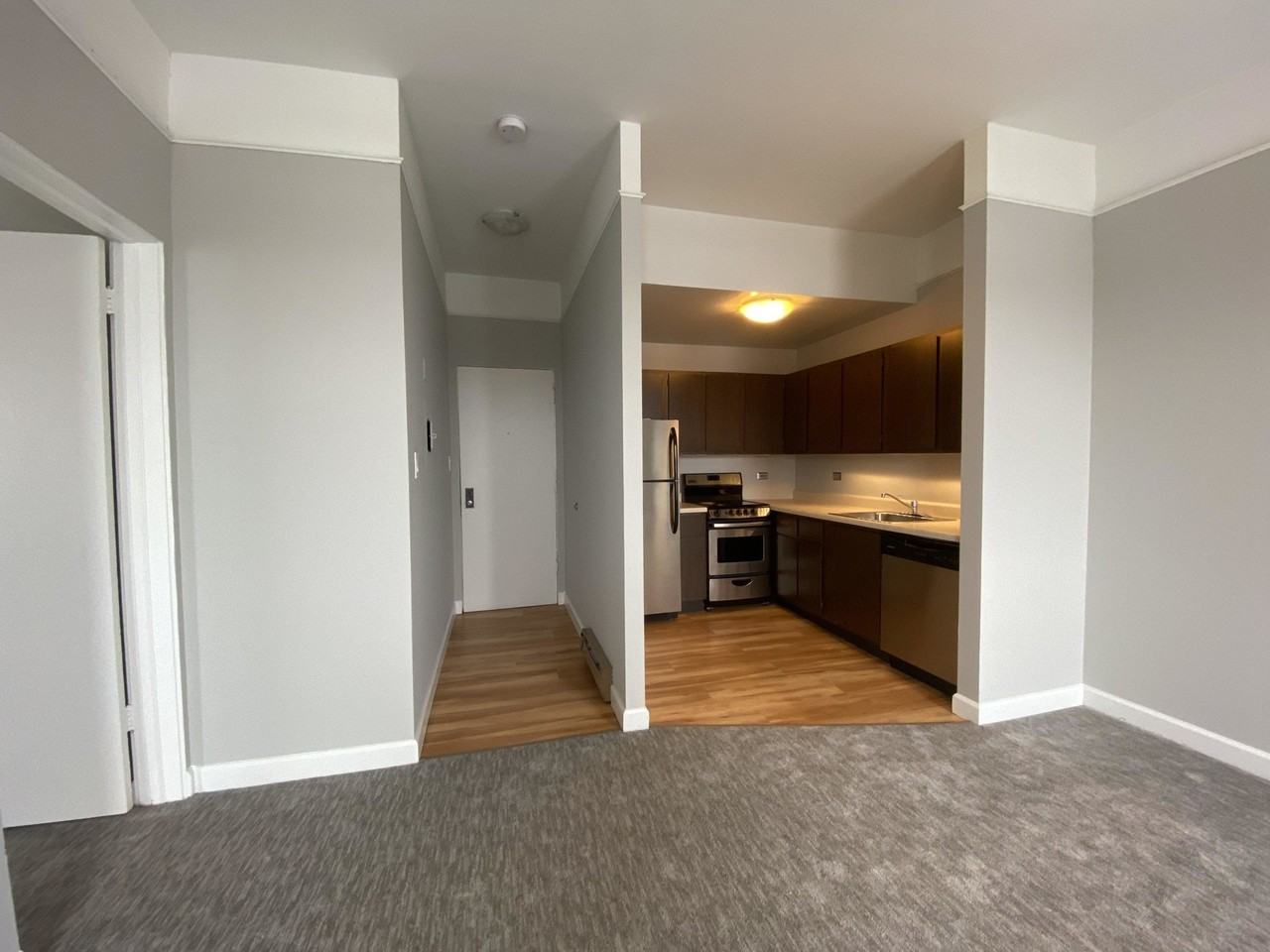 2159 N Clark St - Photo 4 of 11