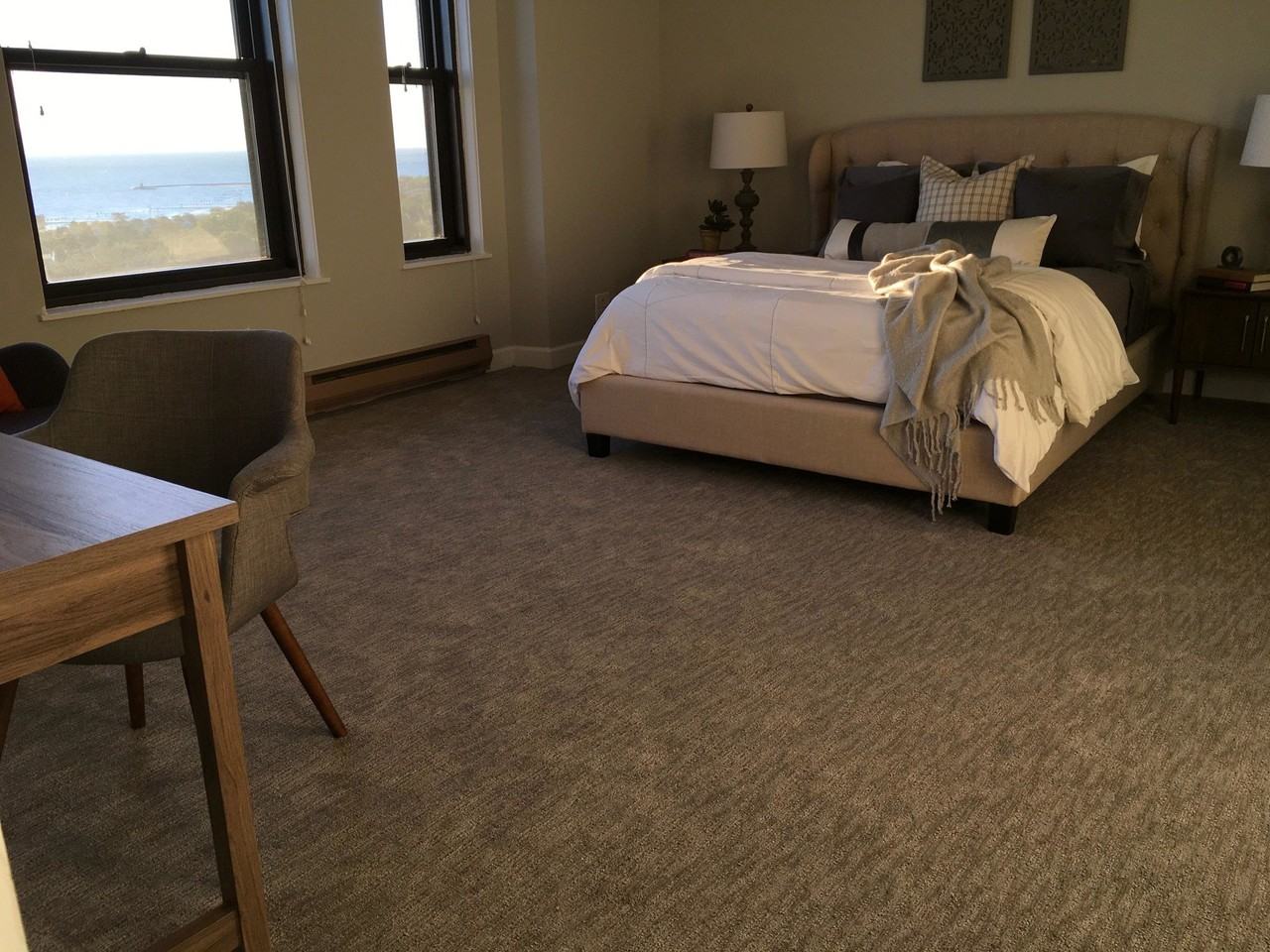 325 W Webster Ave - Photo 2 of 8