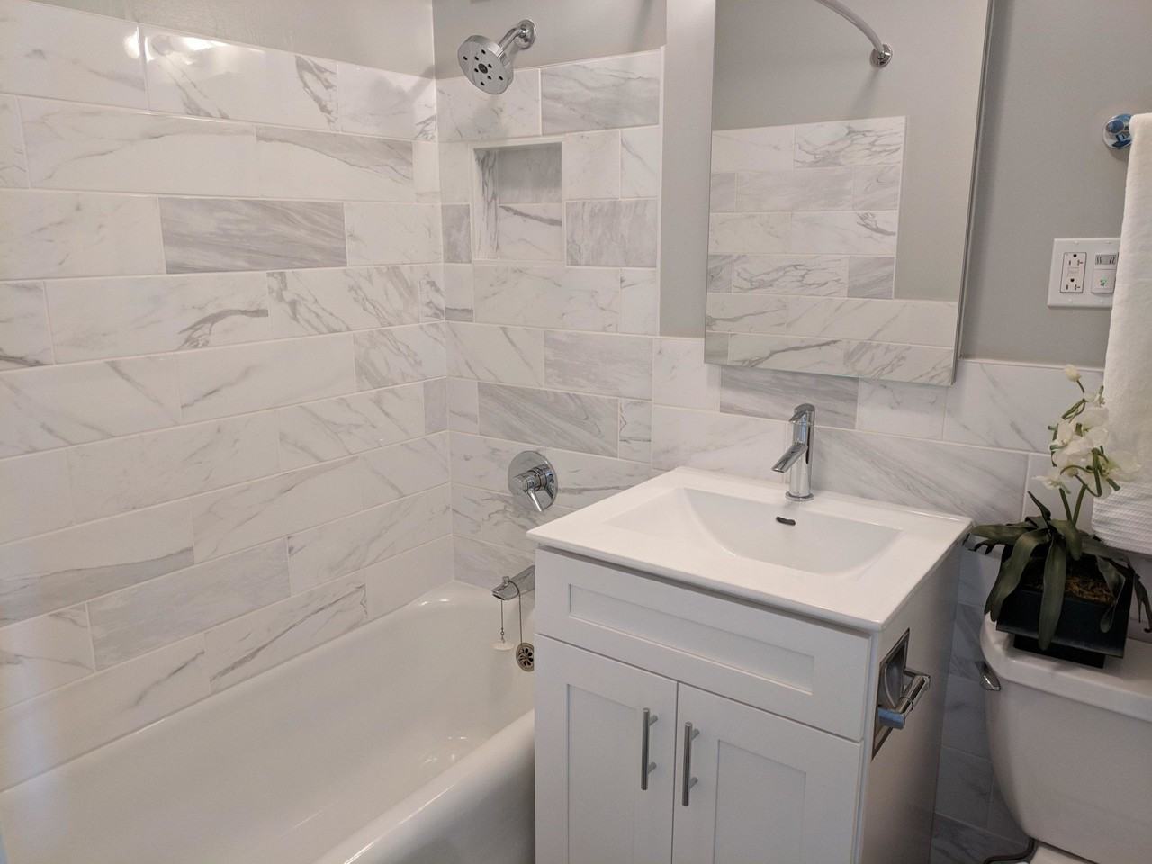 325 W Webster Ave - Photo 3 of 8