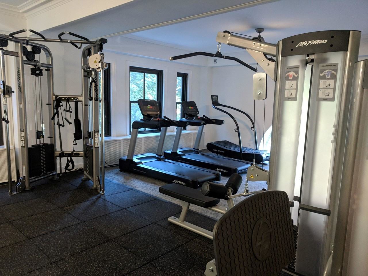 325 W Webster Ave - Photo 6 of 8