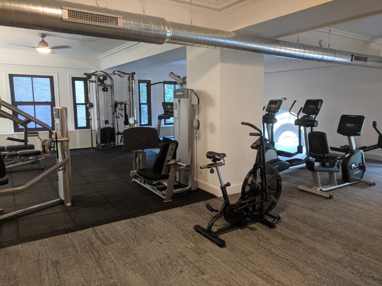325 W Webster Ave - Photo 7 of 8