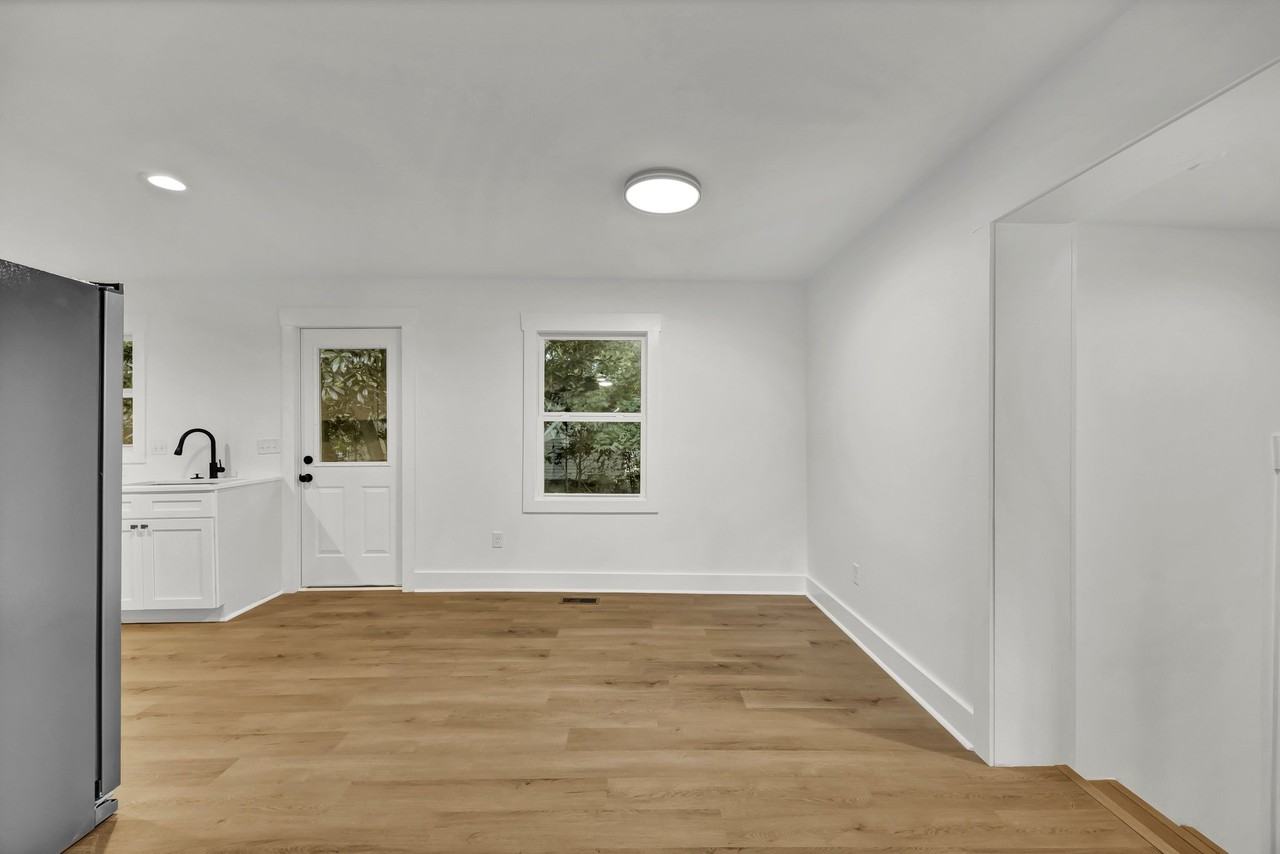 2128 Yaupon Dr - Photo 3 of 17