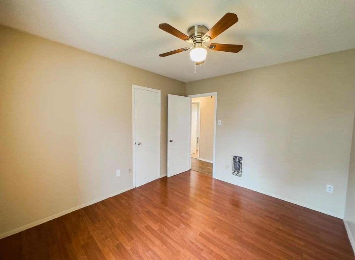 851 Greencliff Rd - Photo 3 of 5