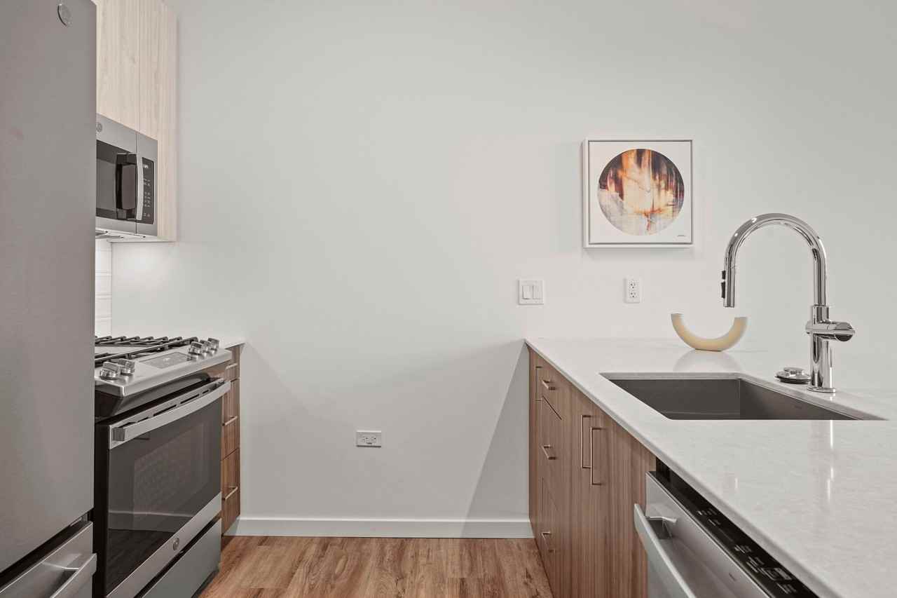 1037 W Lake St #1511 - Photo 3 of 20