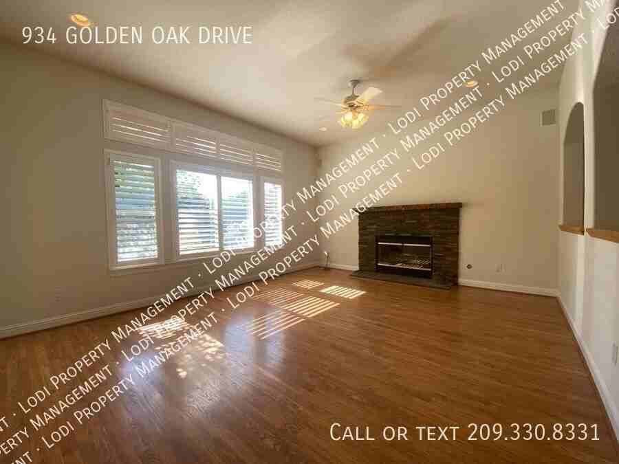 934 Golden Oak Dr - Photo 5 of 43