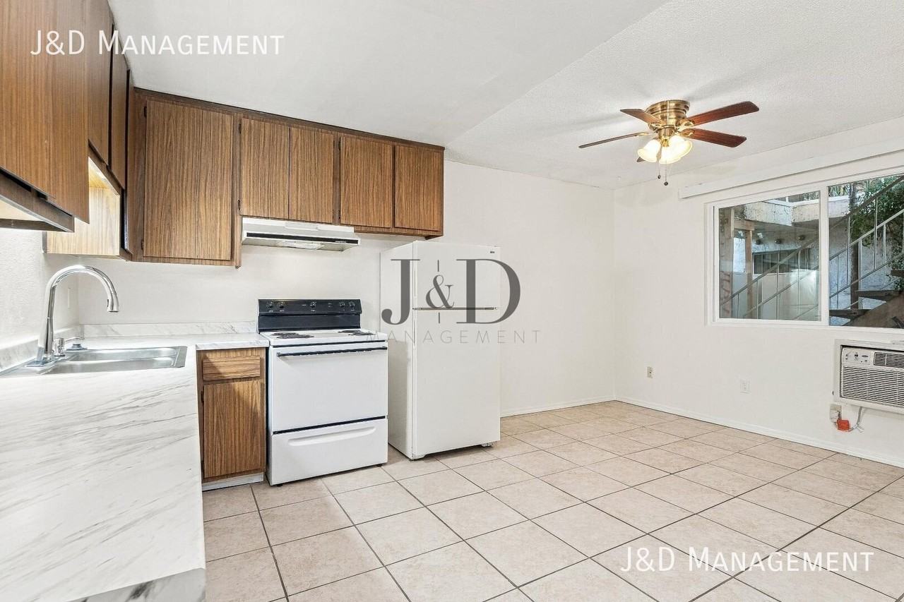 4260 44th St #111 - Photo 7 of 19